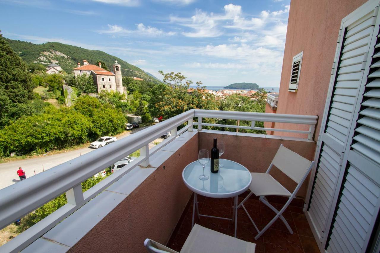 Dom Apartments Budva Eksteriør billede